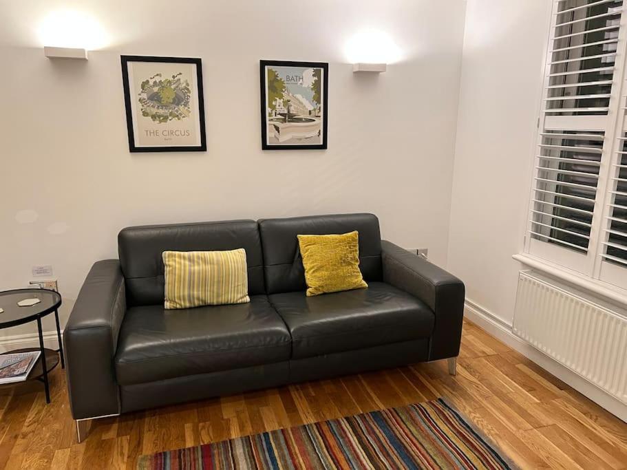 ***Spotless, Bright 1 Double Bed Apartment*** Bath Bagian luar foto